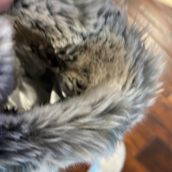 Faux fur wine bag and carrier - Picture 3 of 6